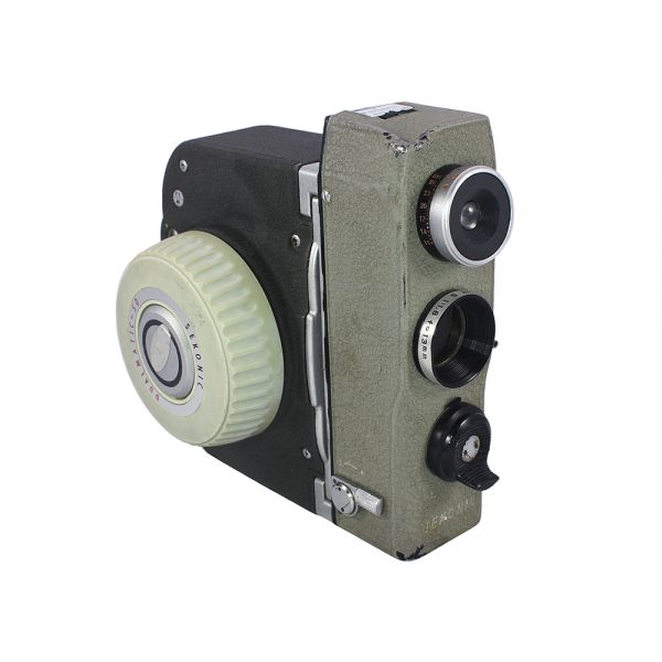 1960lar Japonya üretimi orijinal tutma sapı ve kayışıyla Sekonic Dualmatic 8mm film kamerası. İlk üretilen dualmatic kamera modelidir.
