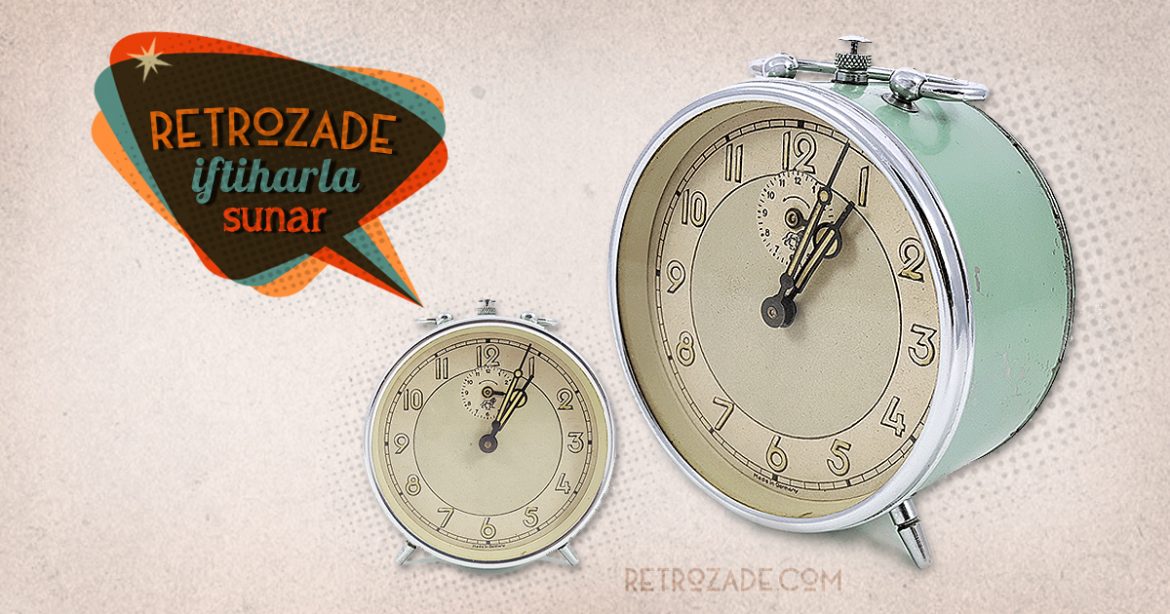 Retro kurmalı çalar saat TikTok! Çok görmüş geçirmiş, Alman yapımı, tıkır tıkır çalışan su yeşili çalar saat! Retrozade - Vintage • Retro • Antika