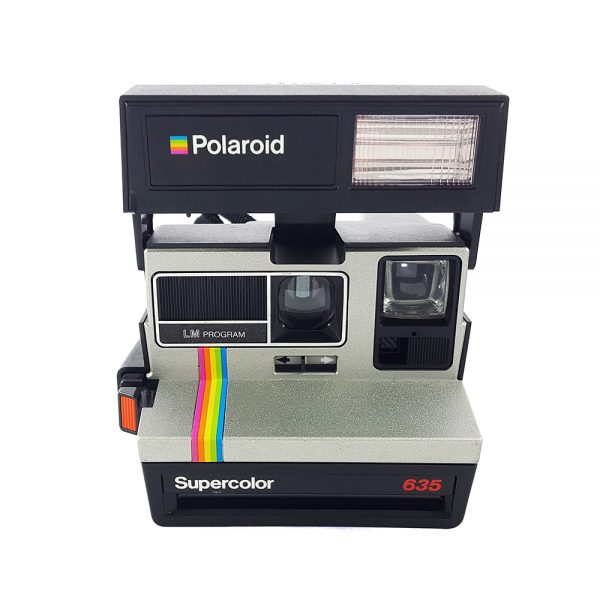 Gümüş - gökkuşağı modeli Polaroid 635 Supercolor şipşak fotoğraf makinesi. SX70, Impossible Project 600 film kullanır. Retrozade - Vintage