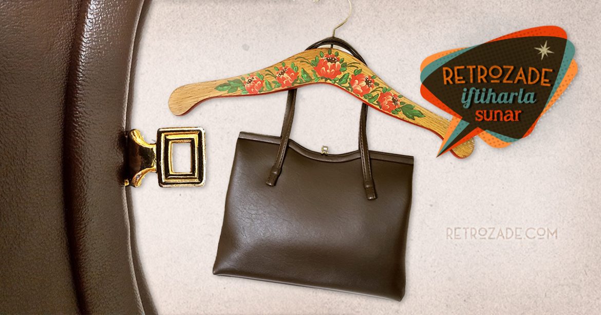 Kahverengi vintage çanta; günlük kombinleriniz için şık, kaliteli ve gold klipsiyle çok demode! Retrozade - Vintage Retro Antika