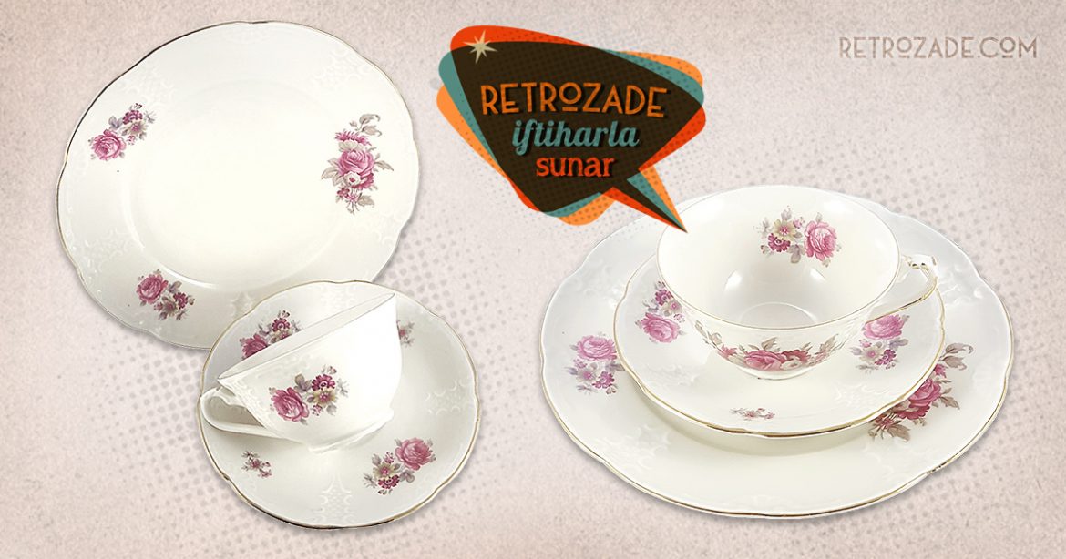 Bavaria trio fincan takımı Rosette; pasta tabağı & çay fincanı ve tabağından oluşan porselen set. Dantel işlemelerle bezeli pembe gül bahçesi Retrozade'de!